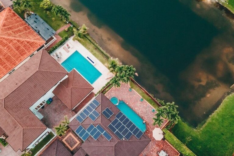 Choosing Between A Smart Or A Solar Home – Which is Better?